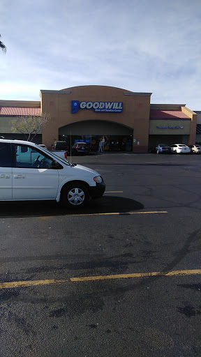 Thrift Store «Country Club & Southern Goodwill Retail Store & Donation Center», reviews and photos, 1046 S Country Club Dr, Mesa, AZ 85210, USA