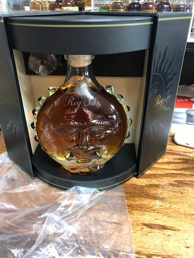 Liquor Store «Liquor Warehouse», reviews and photos, 10332 US-441, Leesburg, FL 34788, USA