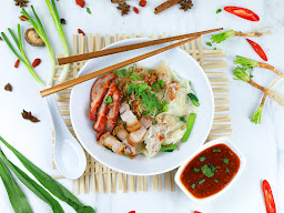 ราชาบะหมี่ข้าวหมูกรอบ คลอง4
