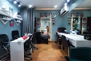 Luckshay's Studio, Unisex Salon image