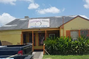 Chacho's Tacos image