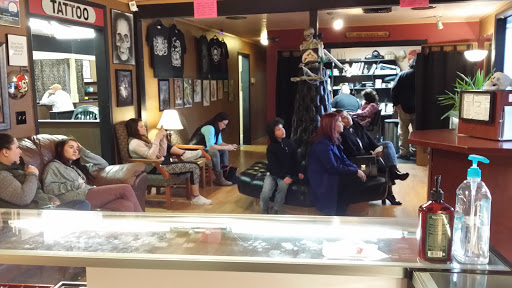 Tattoo Shop «Ink Daddy Tattoo and Body Piercing», reviews and photos, 3535 Commercial St SE, Salem, OR 97302, USA