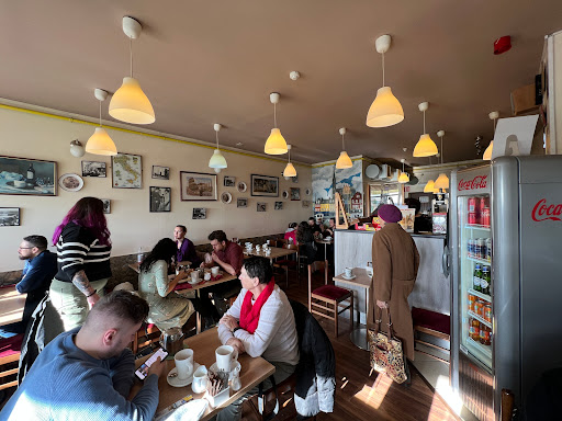 Leonardo's Cafe Kimbo