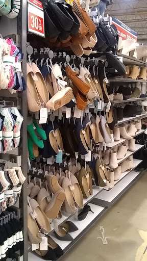 Clothing Store «Old Navy», reviews and photos, 1365 N Dupont Hwy, Dover, DE 19901, USA