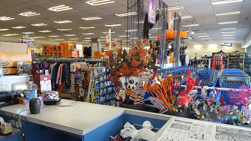 Thrift Store «Goodwill Tampa Store», reviews and photos, 4102 W Hillsborough Ave, Tampa, FL 33614, USA