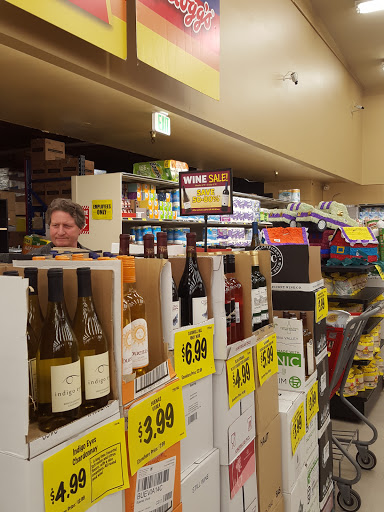 Grocery Store «Grocery Outlet Bargain Market», reviews and photos, 354 S 1st Ave, Hillsboro, OR 97123, USA