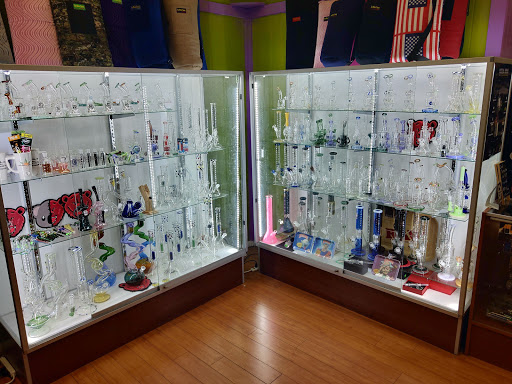 Tobacco Shop «Smoke and Dreams Smoke Shop», reviews and photos, 633 W Arrow Hwy, San Dimas, CA 91773, USA