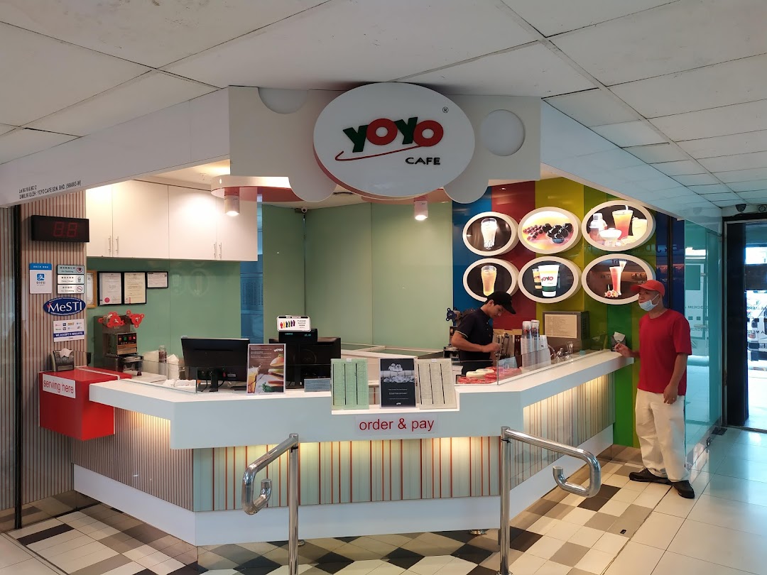 Yoyo Cafe & Mini Croissant