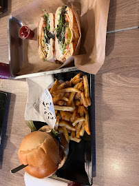 Sandwich au poulet du Restaurant de hamburgers Burgers & Bagels Lafayette à Lyon - n°18