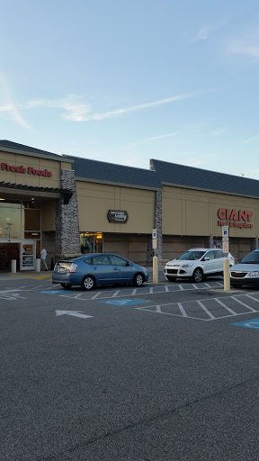 Grocery Store «Giant Food Stores», reviews and photos, 116 West Township Line Road, Havertown, PA 19083, USA