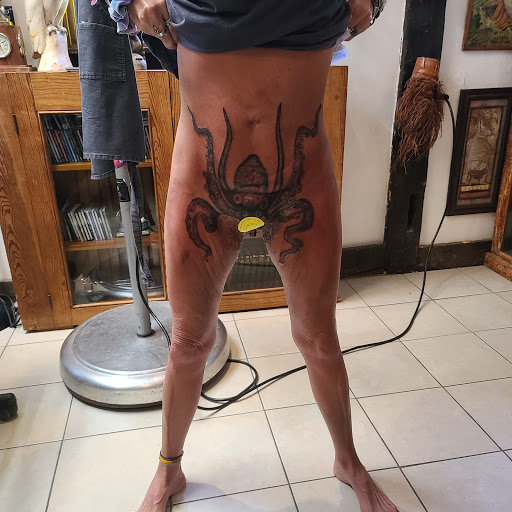 Tattoo Shop «Tatunka Tattoo», reviews and photos, 95 S Windsor St, South Royalton, VT 05068, USA