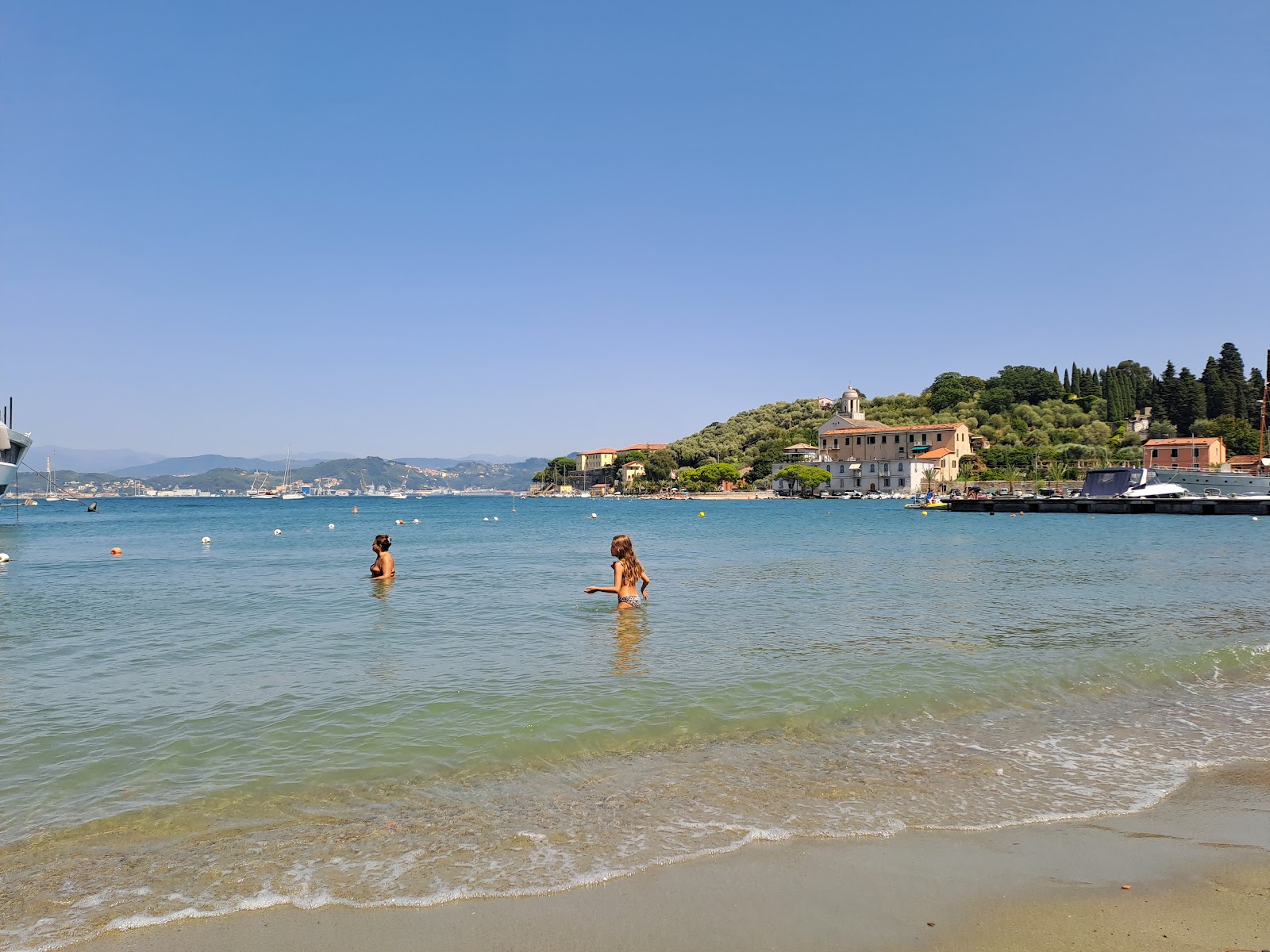Foto van Spiaggia Giardini Pubblici met helder zand oppervlakte