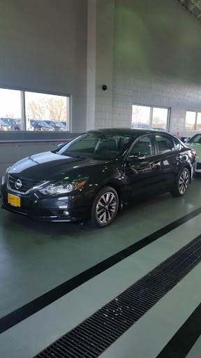 Nissan Dealer «St. Charles Nissan», reviews and photos, 5625 Veterans Memorial Pkwy, St Peters, MO 63376, USA