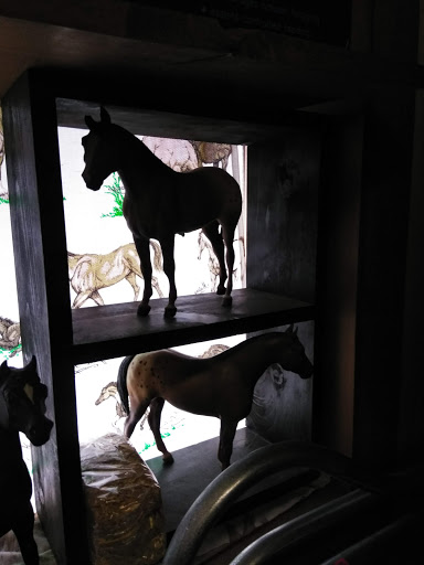 The Horse Barn Tack Shop, 252 Cambridge St, Fredericksburg, VA 22405, USA, 