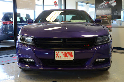 Car Dealer «Southtown Chrysler Dodge Jeep Ram», reviews and photos, 2412 N Jefferson Way, Indianola, IA 50125, USA