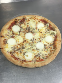 Plats et boissons du Pizzas à emporter Dolce Vita à Rillieux-la-Pape - n°3