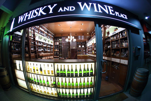 Whisky and Wine Place Wola