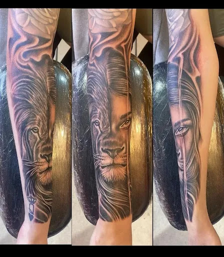 Explore knuckle tattoo cover up ideas, creative tattoo ideas in Rehoboth Beach, available at Tattoo Galaxy (Rehoboth Beach) Piercing & Custom tattoos