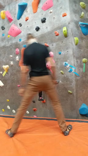 Rock Climbing Gym «Vertical Rock Indoor Climbing Center», reviews and photos, 10225 Nokesville Rd, Manassas, VA 20110, USA