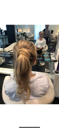 Hair Salon «Warren Tricomi Salon», reviews and photos, 1 E Putnam Ave, Greenwich, CT 06830, USA