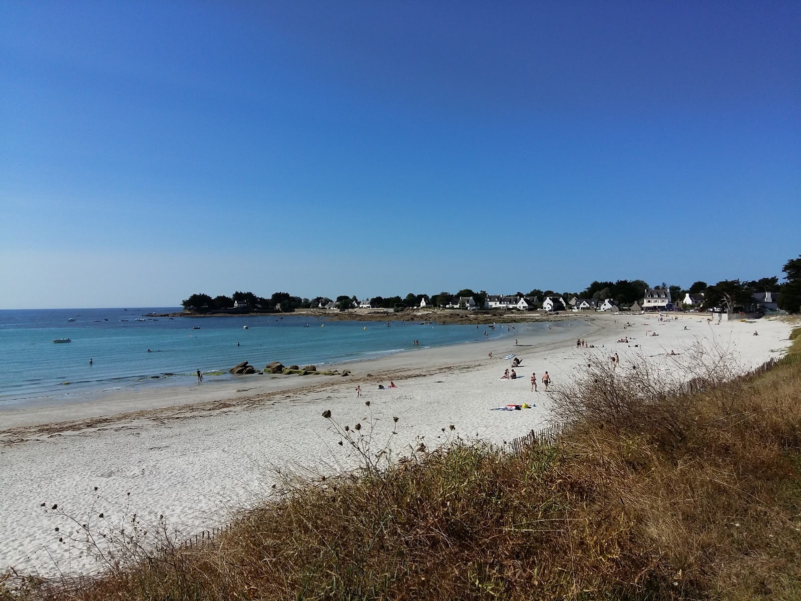 Photo of Plage de Lodonnec with white sand surface