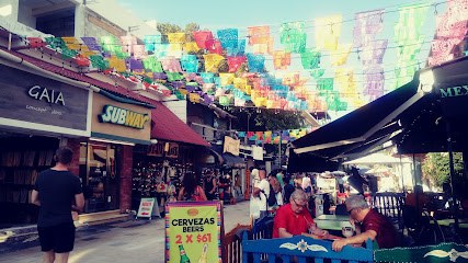 Mercado Playa del Carmen 'De La Diez'