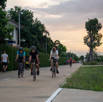 Solar Track Thailand (สนามวิ่ง-ปั่นจักรยาน คลองสี่ ฟรี!)