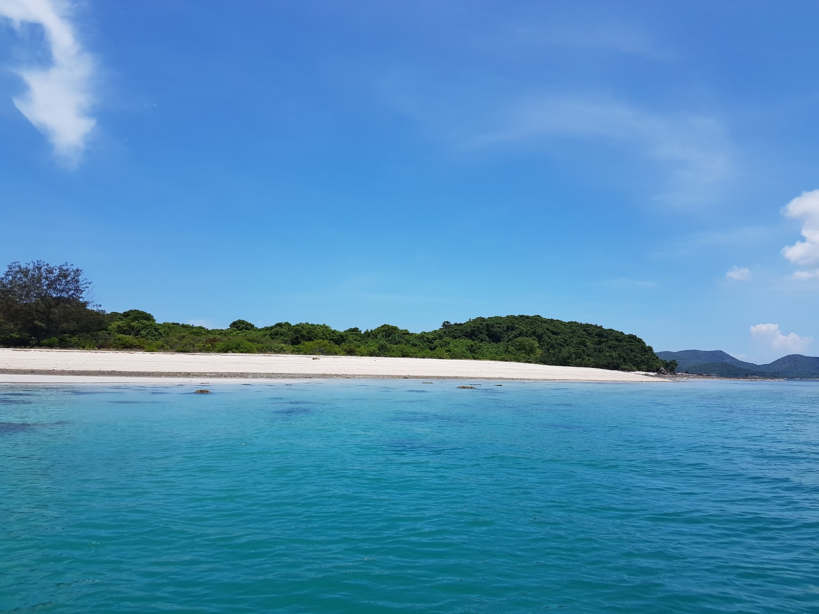 Foto van Ko I Ra Beach met turquoise puur water oppervlakte