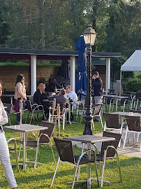 Atmosphère du Restaurant Le Chalet du Lac à Pierrefonds - n°6