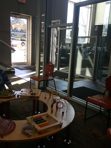 Toyota Dealer «Oakbrook Toyota», reviews and photos, 550 E Ogden Ave, Westmont, IL 60559, USA