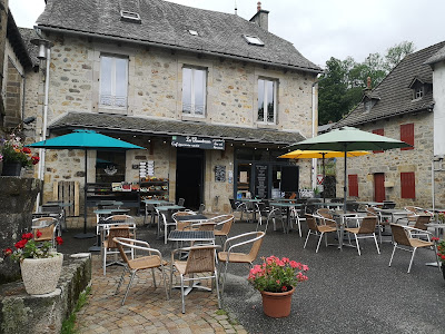 Le Chaudron caf'épicerie resto Saint Jacques des Blats à Saint-Jacques-des-Blats