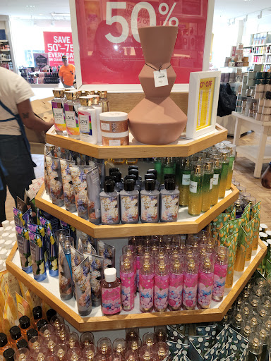 Shopping Mall «Gaffney Outlet Marketplace», reviews and photos, 1 Factory Shops Blvd, Gaffney, SC 29341, USA