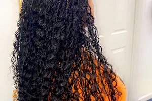 D's African Hair Braiding image