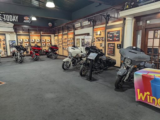 Motorcycle Dealer «Gatto Harley-Davidson», reviews and photos, 139 E 6th Ave, Tarentum, PA 15084, USA