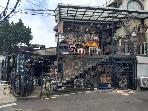 Antique shops in Seoul