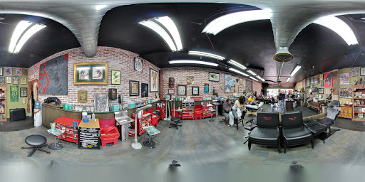 Tattoo Shop «Love Hate Tattoo Studio», reviews and photos, 1360 Washington Ave, Miami Beach, FL 33139, USA