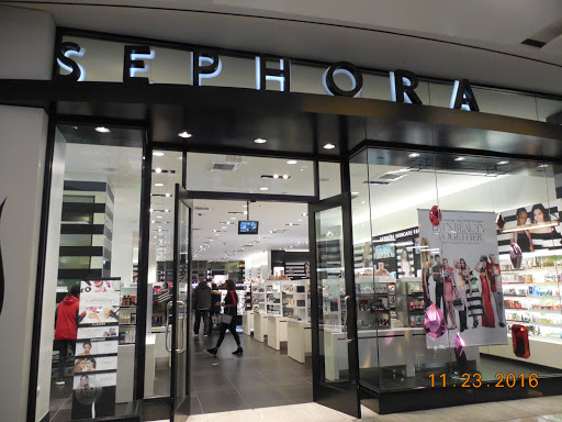 Cosmetics Store «SEPHORA», reviews and photos, 108 N State St Ste 134, Chicago, IL 60602, USA