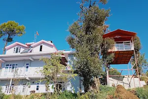 Treehouse by The City Escape image