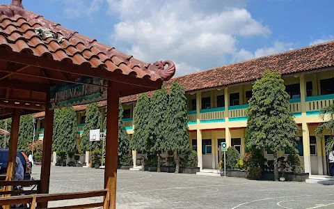 SMP Negeri 1 Adiwerna image