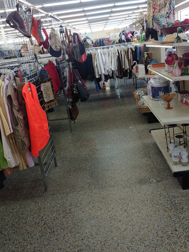 Thrift Store «Volunteers of America Thrift Store– Brunswick», reviews and photos