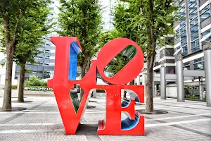 Robert Indiana Sculpture: "LOVE" image