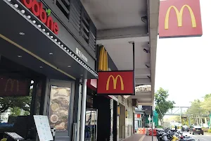 McDonald's at Le Jade image