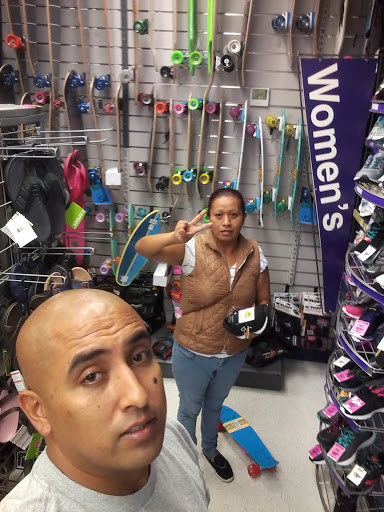 Sporting Goods Store «Big 5 Sporting Goods», reviews and photos, 3214 Ming Ave, Bakersfield, CA 93304, USA