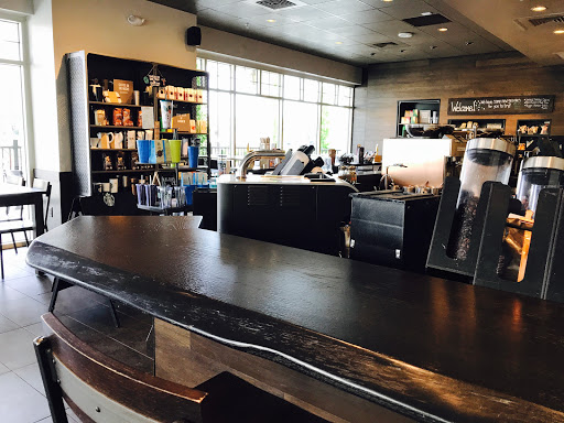 Shopping Mall «Gloucester Premium Outlets», reviews and photos, 100 Premium Outlets Dr, Blackwood, NJ 08012, USA