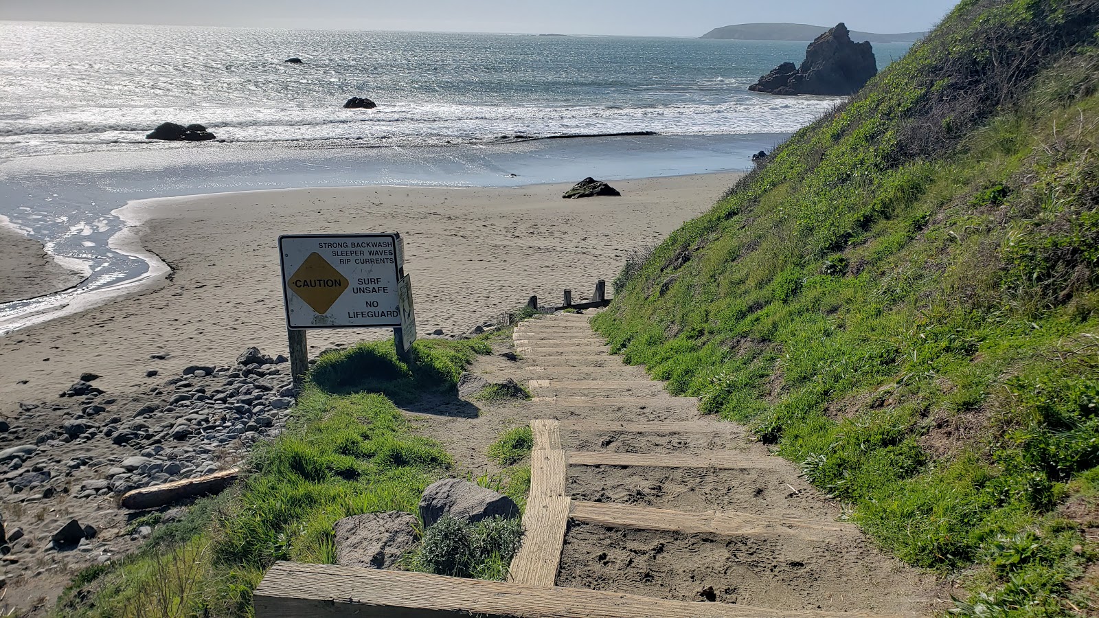 Photo of Pinnacle beach wild area