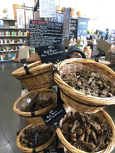 Pet Supply Store «Mud Bay», reviews and photos, 4816 Point Fosdick Dr NW, Gig Harbor, WA 98335, USA