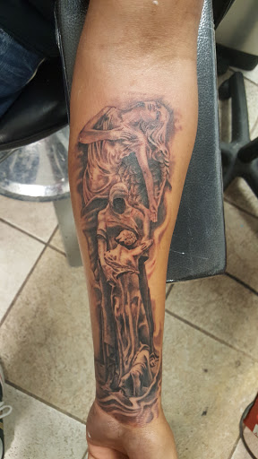 Tattoo Shop «Moving Shadow Ink», reviews and photos, 4328 W Forest Home Ave, Milwaukee, WI 53219, USA