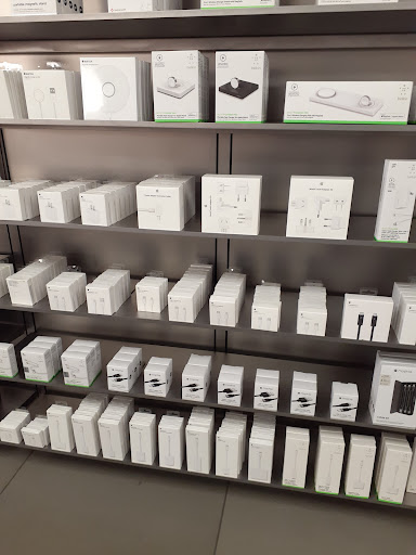 Computer Store «Apple Partridge Creek», reviews and photos, 17360 Hall Rd, Charter Twp of Clinton, MI 48038, USA