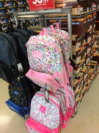 Shoe Store «SKECHERS Factory Outlet», reviews and photos, 931 E Commercial Blvd, Oakland Park, FL 33334, USA