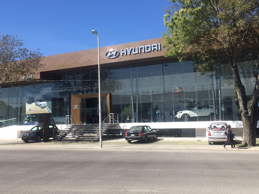 Hyundai Serdán